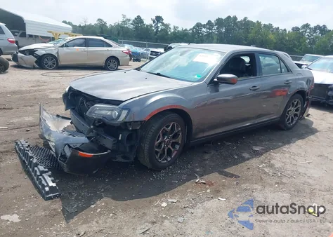 2017 Chrysler 300 300S Awd z USA, uszkodzony, nr VIN 2C3CCAGG4HH518945